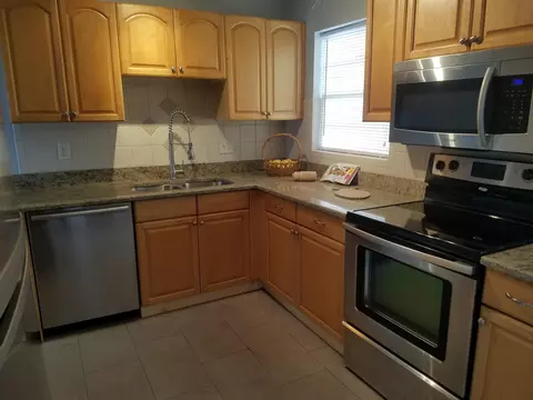 801 Wright Dr, FL 33461 photo 2