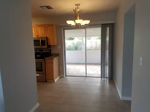 801 Wright Dr, FL 33461 photo 6