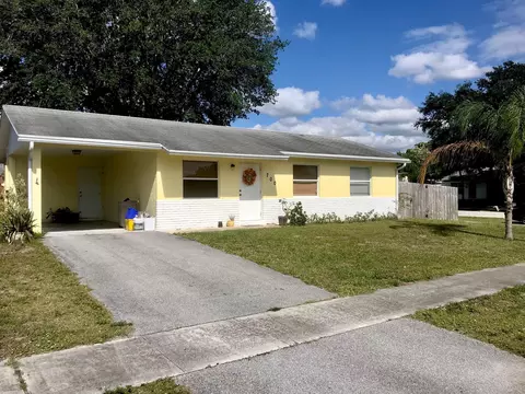 700 Suwanee Ave, Jupiter, FL 33458 photo 2