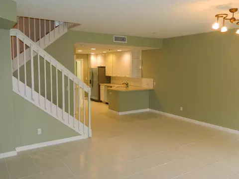124 Ashley Ct, Jupiter, FL 33458 photo 3