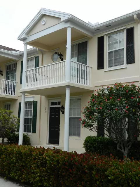124 Ashley Ct, Jupiter, FL 33458 photo 2