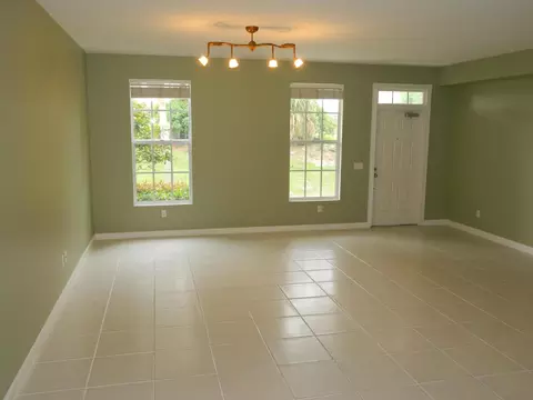 124 Ashley Ct, Jupiter, FL 33458 photo 5