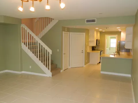 124 Ashley Ct, Jupiter, FL 33458 photo 4