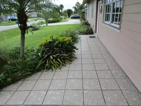 1718 SE Monroe St, Stuart, FL 34997 photo 13