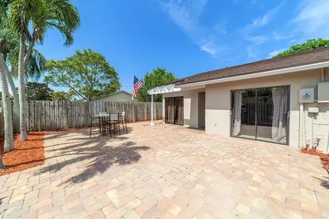 5012 E Lakes Dr, Pompano Beach, FL 33064 photo 23