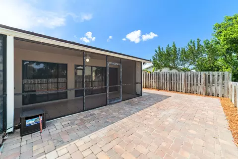 5012 E Lakes Dr, Pompano Beach, FL 33064 photo 20