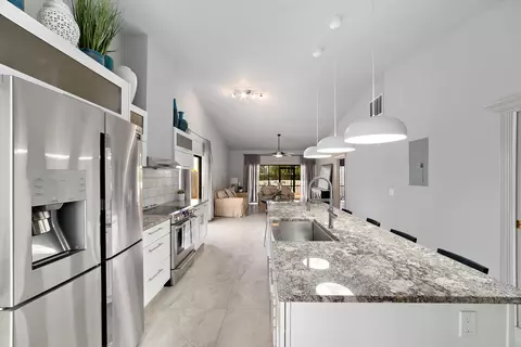 5012 E Lakes Dr, Pompano Beach, FL 33064 photo 5