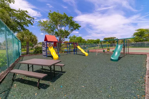 5012 E Lakes Dr, Pompano Beach, FL 33064 photo 30