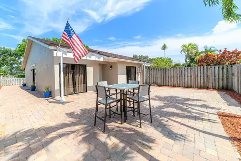 5012 E Lakes Dr, Pompano Beach, FL 33064 photo 22