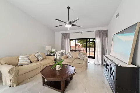 5012 E Lakes Dr, Pompano Beach, FL 33064 photo 4