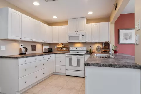 141 Lakeside Dr, Jupiter, FL 33458 photo 4