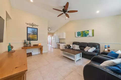 141 Lakeside Dr, Jupiter, FL 33458 photo 2