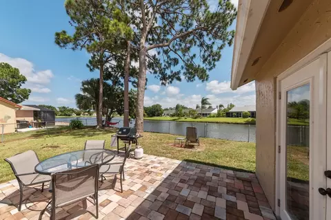 141 Lakeside Dr, Jupiter, FL 33458 photo 12