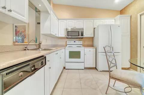8313 Springtree Rd, Boca Raton, FL 33496 photo 9