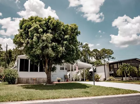 2498 SW Olds Pl, Stuart, FL 34997 photo 3