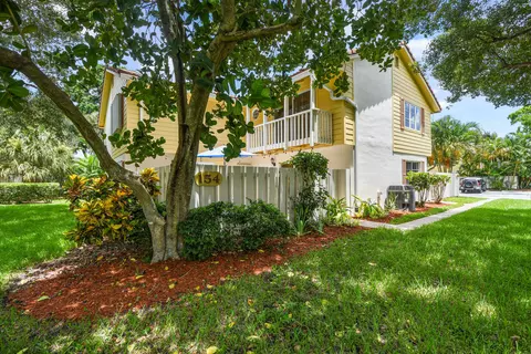 154 Seabreeze Cir, Jupiter, FL 33477 photo 1