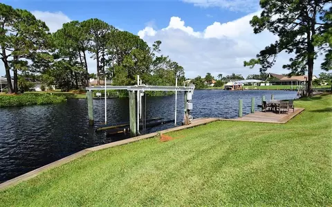 1689 NW River Trl, Stuart, FL 34994 photo 9