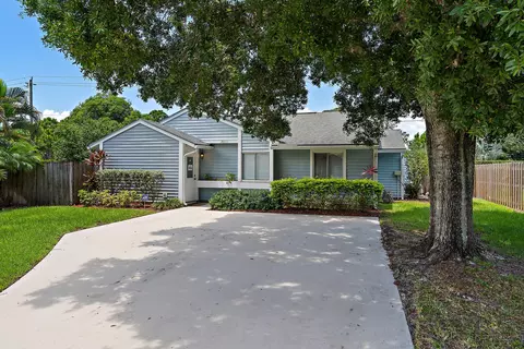 18311 Flagship Cir, Jupiter, FL 33458 photo 2