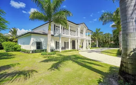 2090 NW Pine Tree Way, Stuart, FL 34994 photo 5