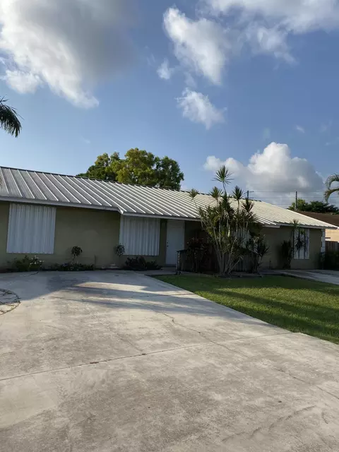4808 SE Salvatori Rd, Stuart, FL 34997 photo 1