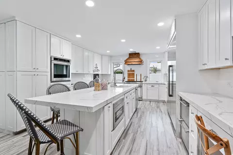 78 Golfview Dr, Tequesta, FL 33469 photo 3