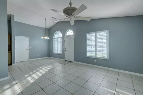 5735 SE Mitzi Ln, Stuart, FL 34997 photo 3