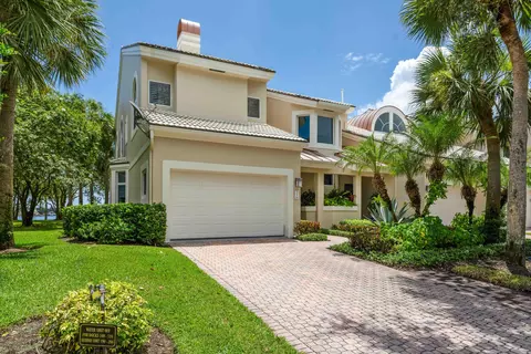 210 Eagle Dr, Jupiter, FL 33477 photo 2