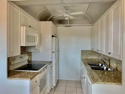 4080 Guildford E, Boca Raton, FL 33434 photo 2