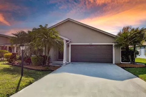 2828 SW Versailles Ter, Stuart, FL 34997 photo 2