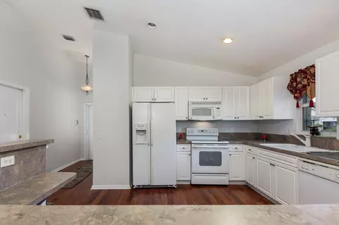 2828 SW Versailles Ter, Stuart, FL 34997 photo 6