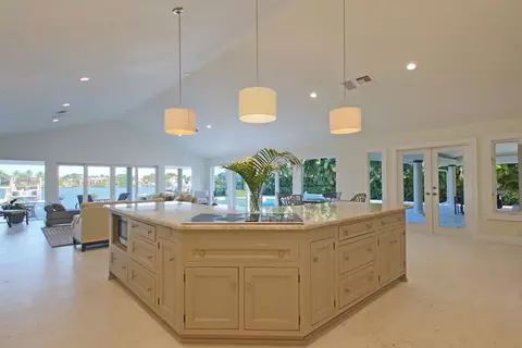 18896 Point Dr, Tequesta, FL 33469 photo 12