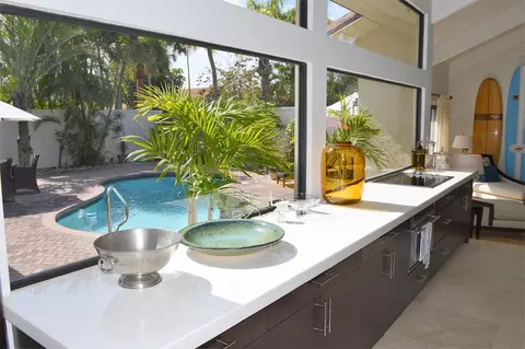 122 E Sandpiper Cir E, Jupiter, FL 33477 photo 1
