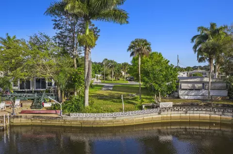 7690 SE Fork River Dr, Stuart, FL 34997 photo 3