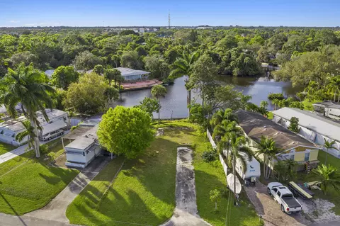 7690 SE Fork River Dr, Stuart, FL 34997 photo 8