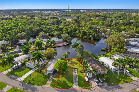 7690 SE Fork River Dr, Stuart, FL 34997 photo 1