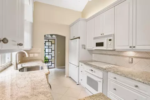 147 Cape Pointe Cir, Jupiter, FL 33477 photo 9