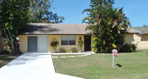3179 SE Cypress St SE, Stuart, FL 34997 photo 2