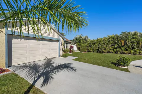 105 Brookstone Ct, Jupiter, FL 33458 photo 5