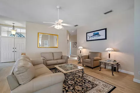 158 Hampton Cir, Jupiter, FL 33458 photo 2