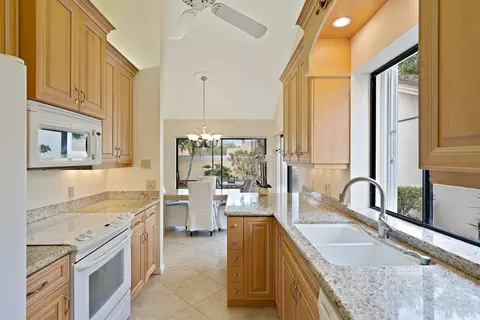 308 Ridge Rd, Jupiter, FL 33477 photo 4