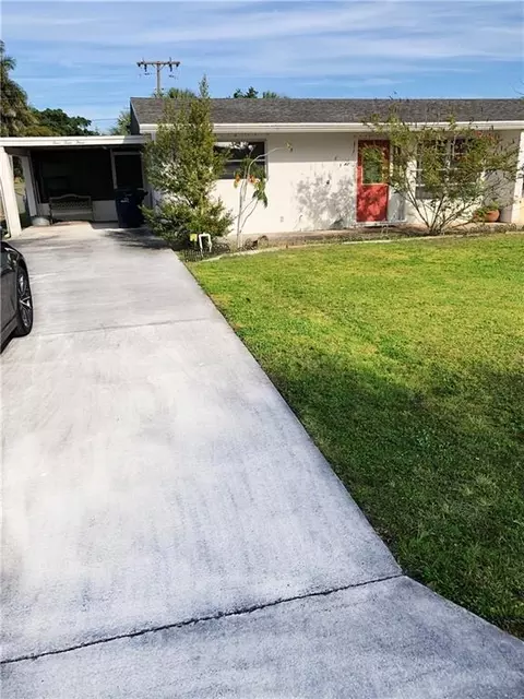 443 SE Fini Dr, Stuart, FL 34996 photo 1