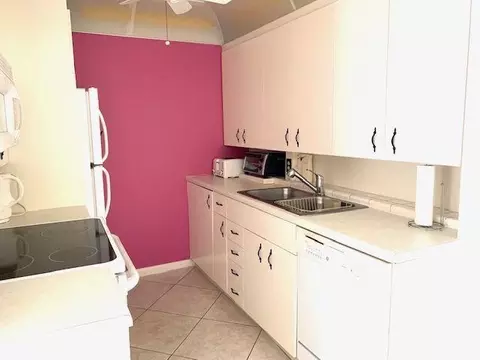 2054 Cornwall C, Boca Raton, FL 33434 photo 4