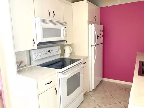 2054 Cornwall C, Boca Raton, FL 33434 photo 3