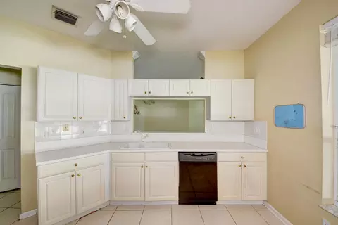 6776 SE Warwick Ln, Stuart, FL 34997 photo 9