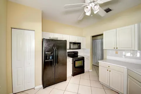 6776 SE Warwick Ln, Stuart, FL 34997 photo 10