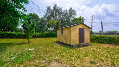 2480 NW 60th St, Miami, FL 33142 photo 16
