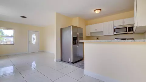 2480 NW 60th St, Miami, FL 33142 photo 4