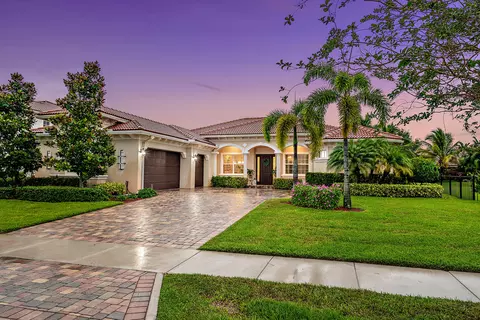 107 Manor Cir, Jupiter, FL 33458 photo 4