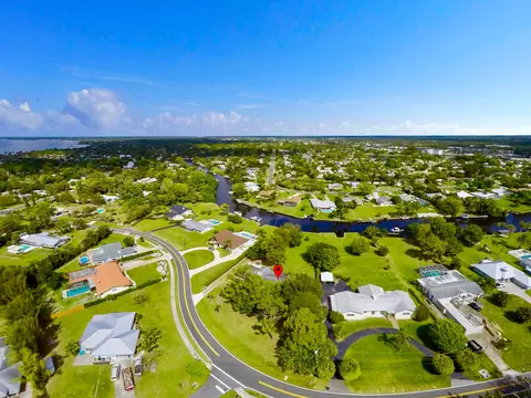 774 NW Spruce Ridge Dr, Stuart, FL 34994 photo 2