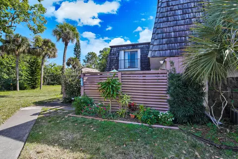 790 NW 10th Ter, Stuart, FL 34994 photo 2